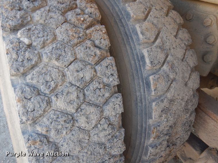 image for item DA5469 1973 Ford L9000  water truck