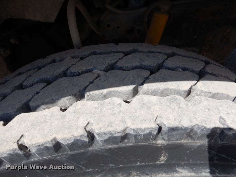 image for item DA5469 1973 Ford L9000  water truck