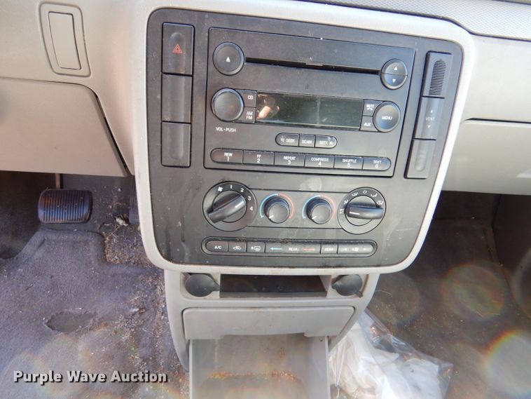 image for item DJ7540 2007 Ford Freestar  van
