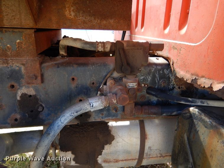 image for item DJ7541 1984 International 1754  dump truck