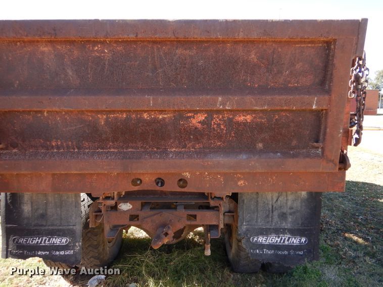 image for item DJ7541 1984 International 1754  dump truck