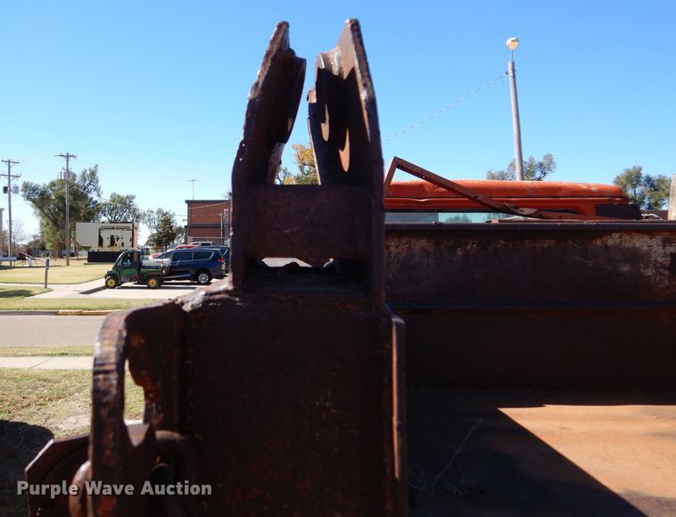 image for item DJ7541 1984 International 1754  dump truck