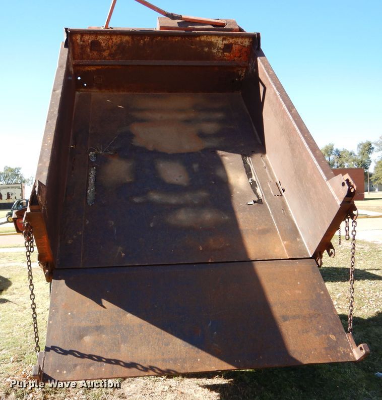 image for item DJ7541 1984 International 1754  dump truck