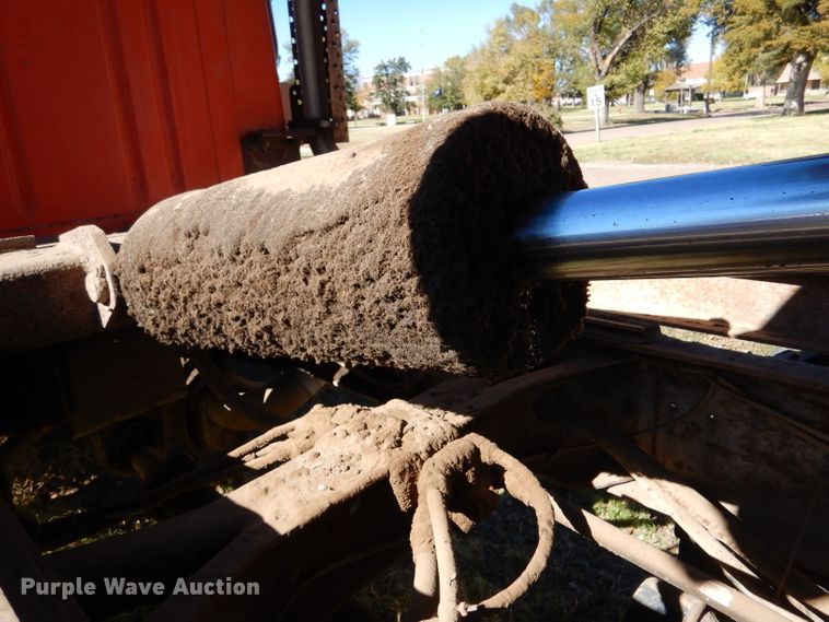 image for item DJ7541 1984 International 1754  dump truck