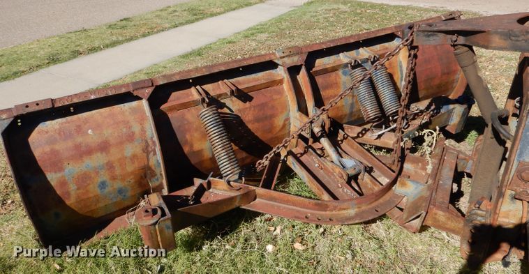 image for item DJ7541 1984 International 1754  dump truck