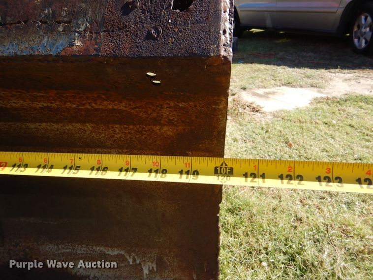 image for item DJ7541 1984 International 1754  dump truck