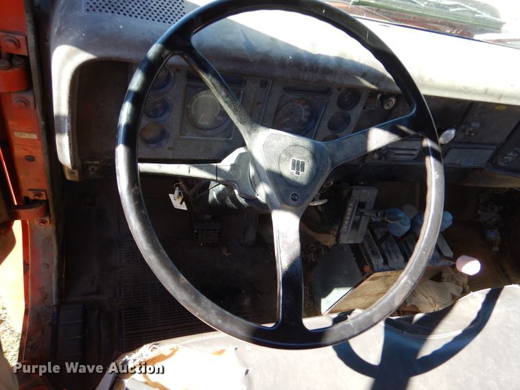 image for item DJ7541 1984 International 1754  dump truck