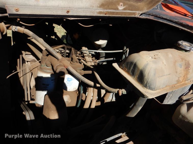 image for item DJ7541 1984 International 1754  dump truck