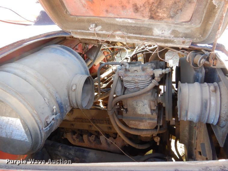 image for item DJ7541 1984 International 1754  dump truck