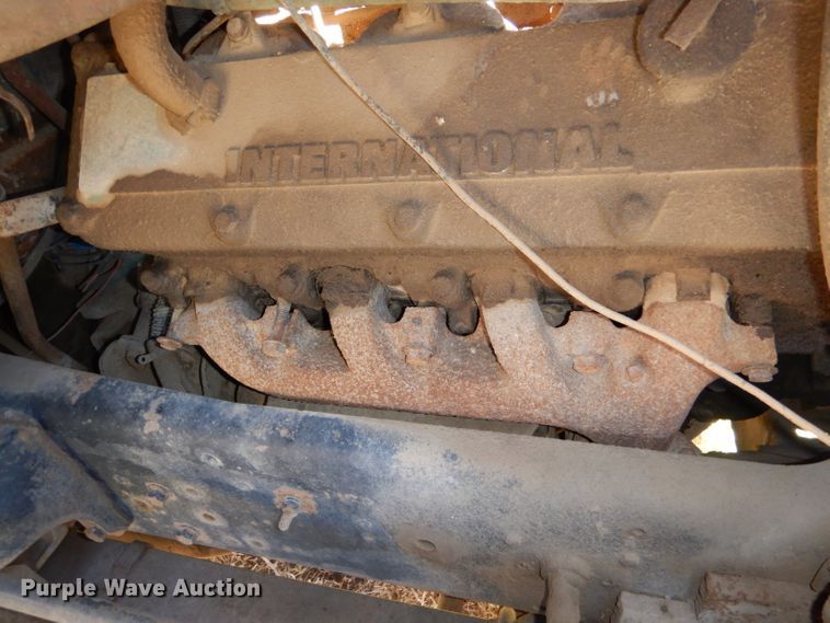 image for item DJ7541 1984 International 1754  dump truck