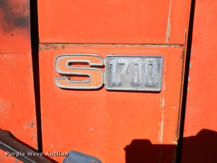 image for item DJ7541 1984 International 1754  dump truck