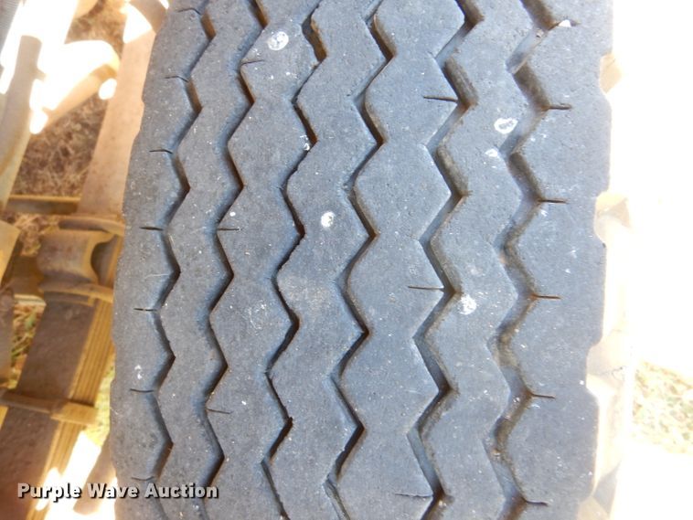 image for item DJ7541 1984 International 1754  dump truck