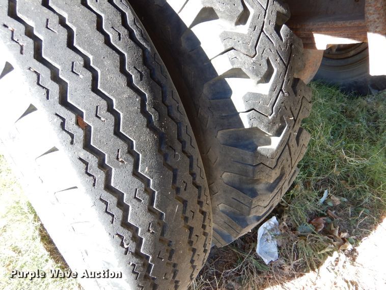 image for item DJ7541 1984 International 1754  dump truck