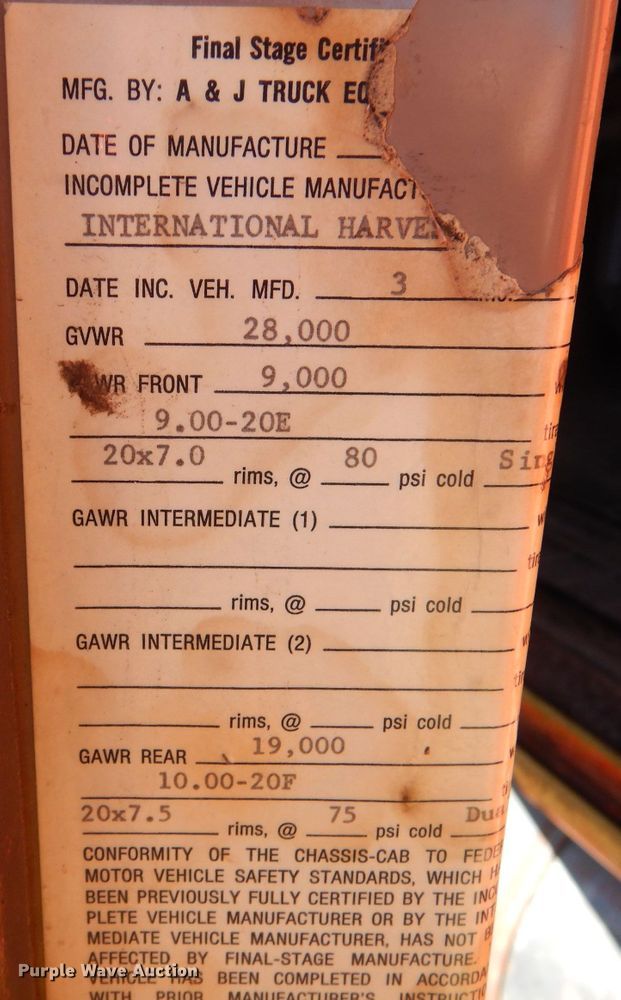 image for item DJ7541 1984 International 1754  dump truck