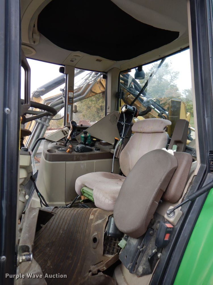 image for item DK1294 2006 John Deere 7220  MFWD tractor