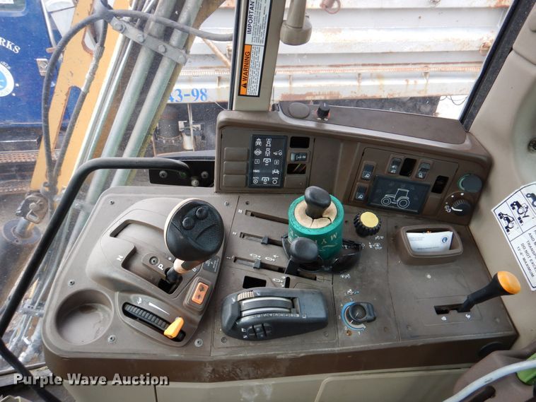 image for item DK1294 2006 John Deere 7220  MFWD tractor