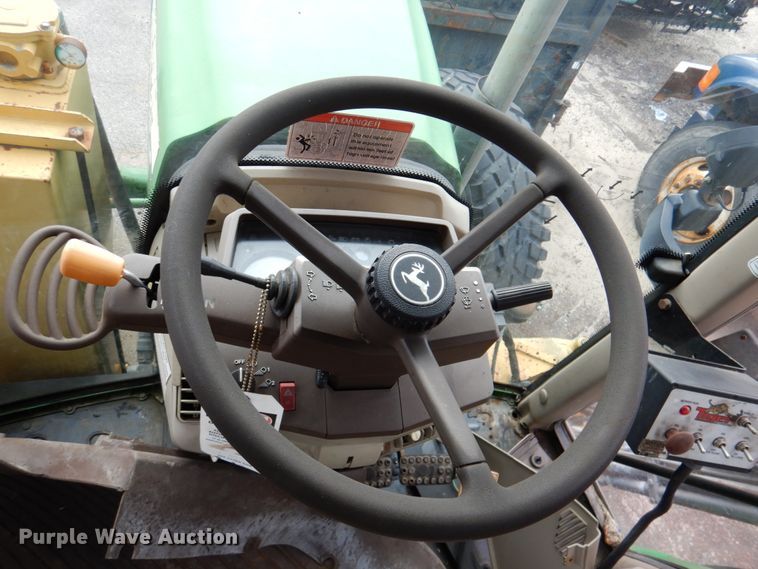 image for item DK1294 2006 John Deere 7220  MFWD tractor