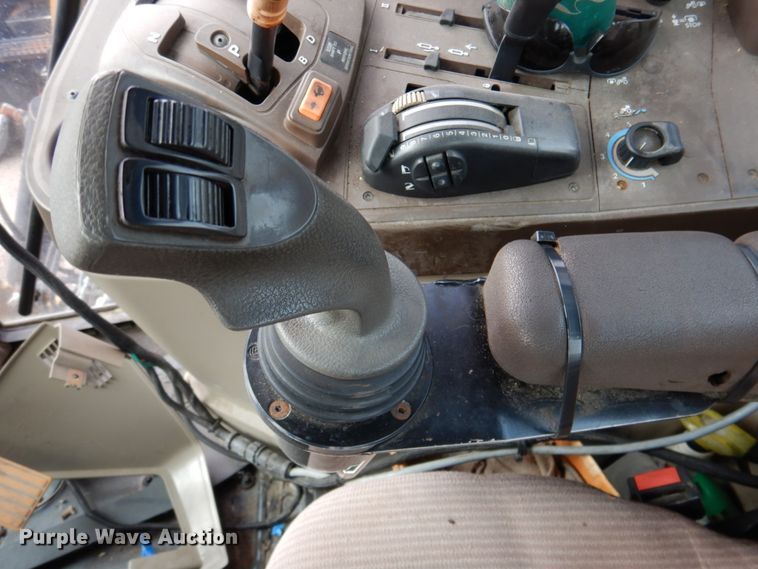 image for item DK1294 2006 John Deere 7220  MFWD tractor