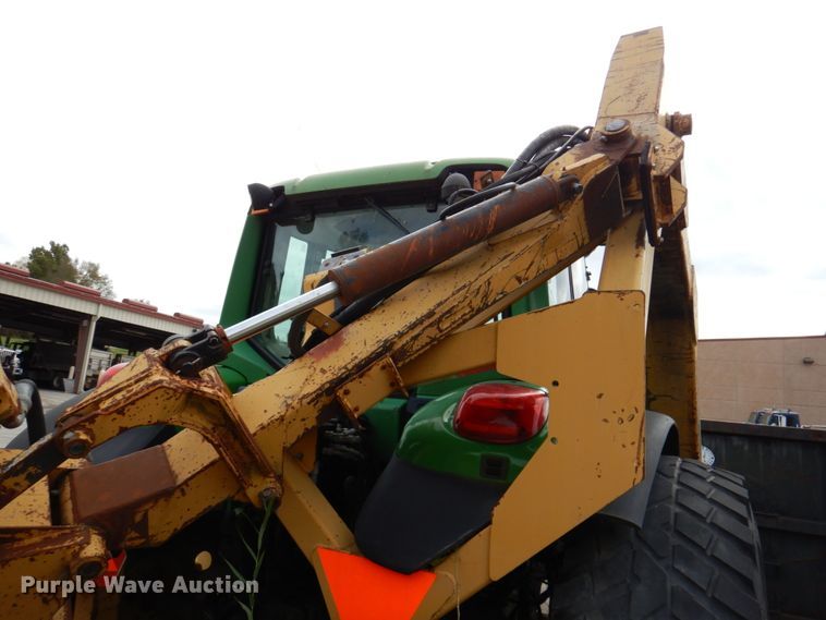 image for item DK1294 2006 John Deere 7220  MFWD tractor