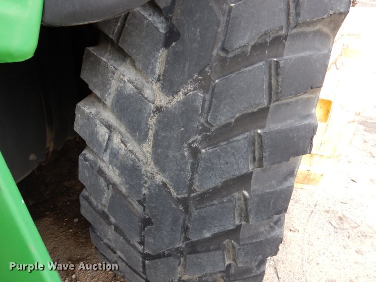 image for item DK1294 2006 John Deere 7220  MFWD tractor