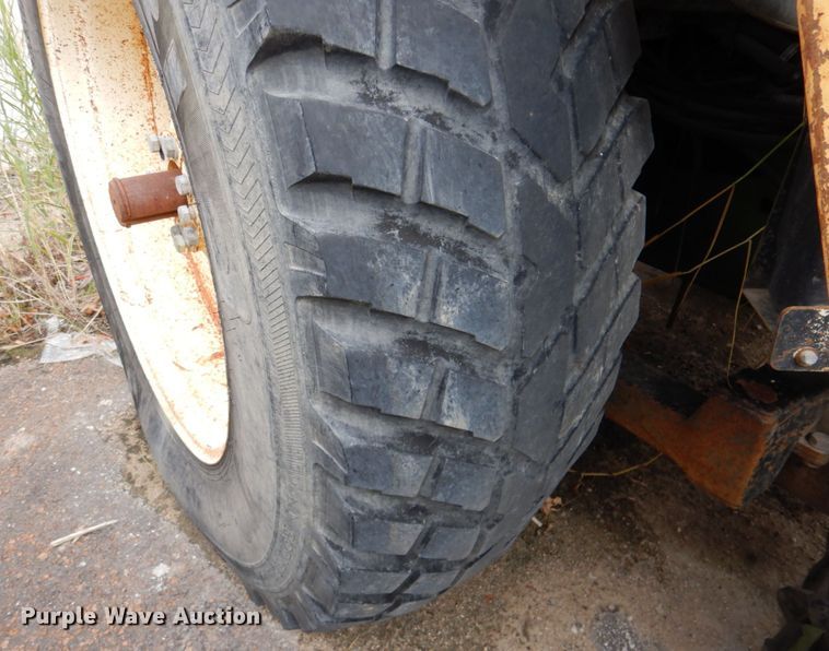 image for item DK1294 2006 John Deere 7220  MFWD tractor