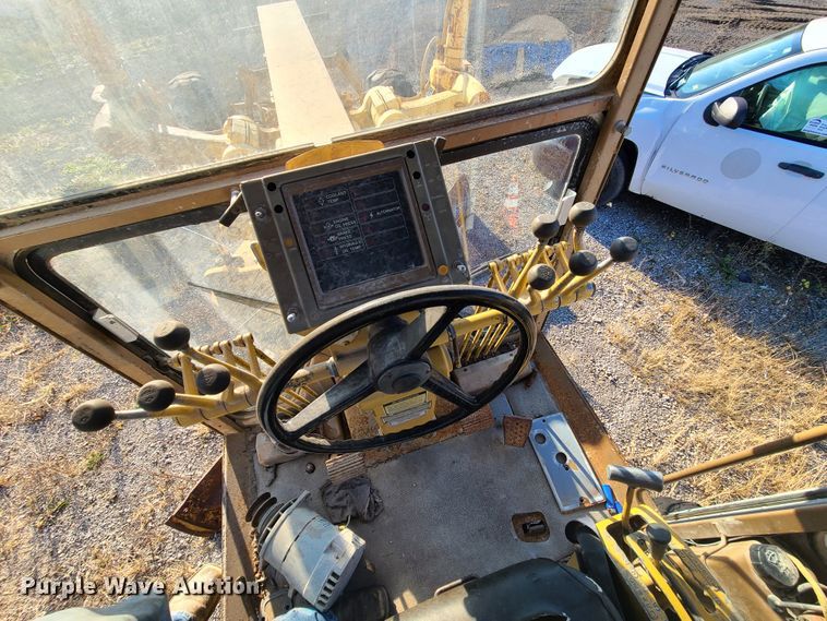 image for item DK1308 1985 Caterpillar 12G  motor grader