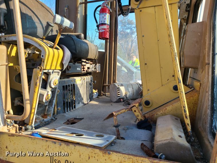 image for item DK1308 1985 Caterpillar 12G  motor grader