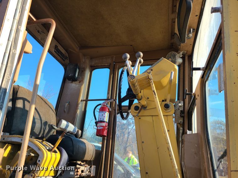 image for item DK1308 1985 Caterpillar 12G  motor grader