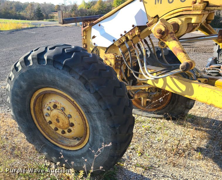 image for item DK1308 1985 Caterpillar 12G  motor grader