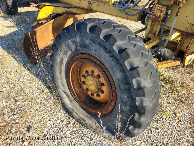 image for item DK1308 1985 Caterpillar 12G  motor grader