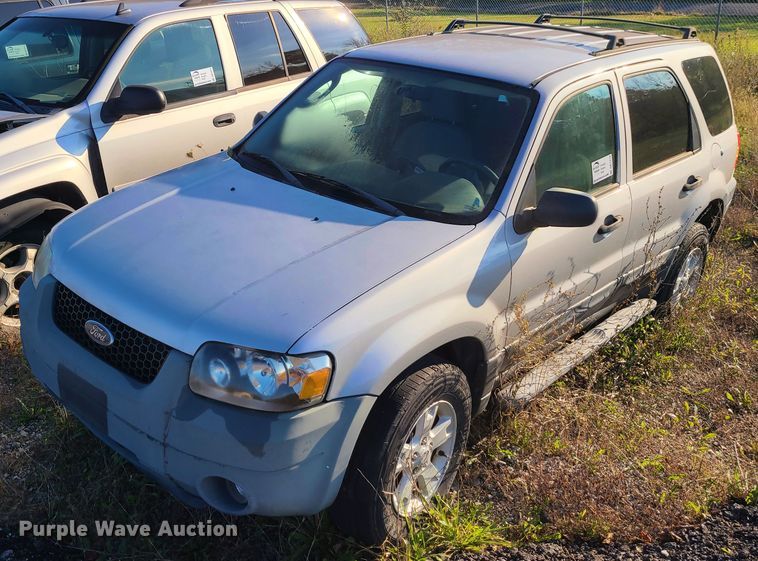 image for item DK1310 2005 Ford Escape  SUV