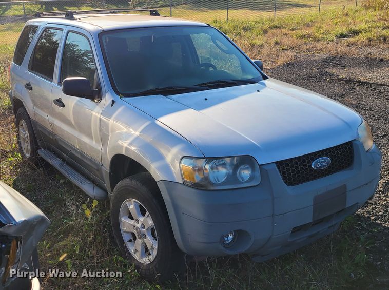 image for item DK1310 2005 Ford Escape  SUV
