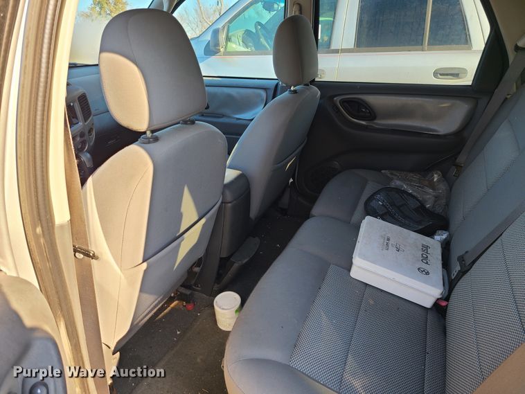 image for item DK1310 2005 Ford Escape  SUV