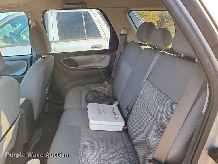 image for item DK1310 2005 Ford Escape  SUV