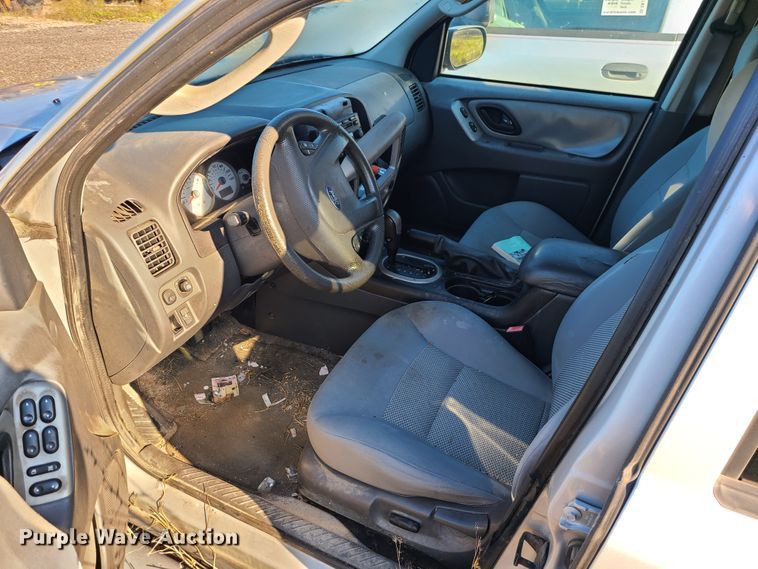 image for item DK1310 2005 Ford Escape  SUV