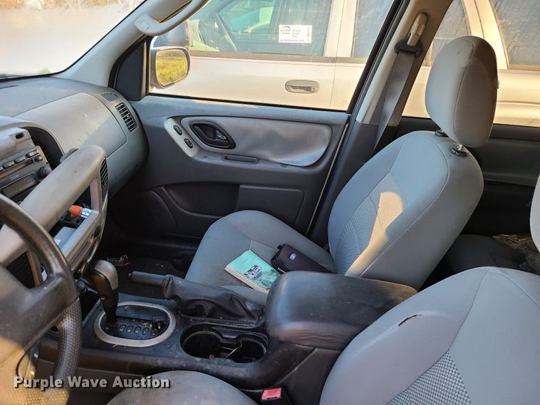 image for item DK1310 2005 Ford Escape  SUV