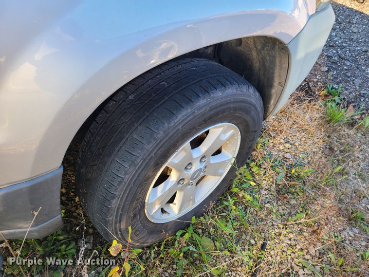 image for item DK1310 2005 Ford Escape  SUV