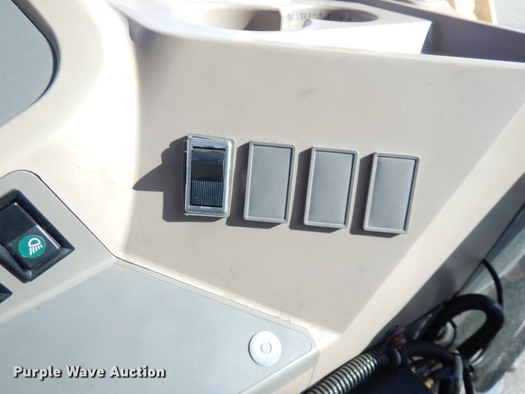 image for item DK3067 2010 Kubota M100X  MFWD tractor