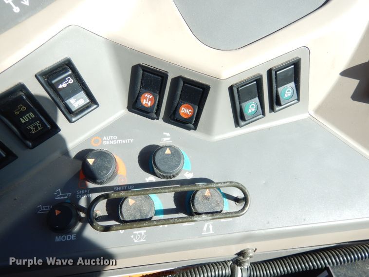 image for item DK3067 2010 Kubota M100X  MFWD tractor