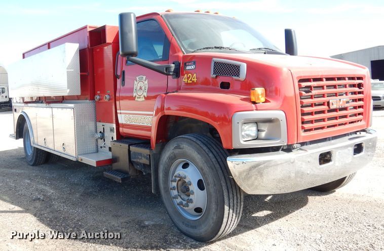 image for item DK3105 2004 GMC C8500  pumper fire truck
