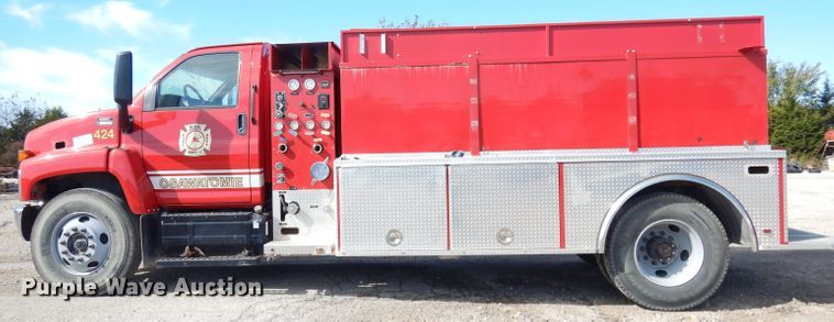 image for item DK3105 2004 GMC C8500  pumper fire truck