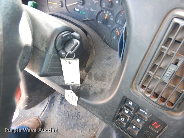 image for item DK3105 2004 GMC C8500  pumper fire truck