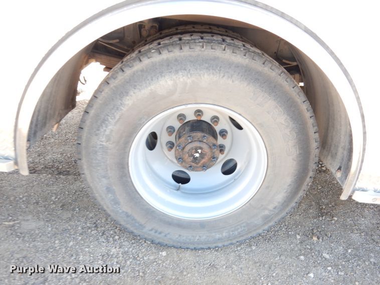 image for item DK3105 2004 GMC C8500  pumper fire truck