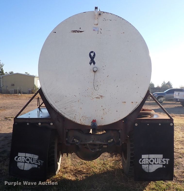 image for item DL6139 1994 Ford F800  water truck