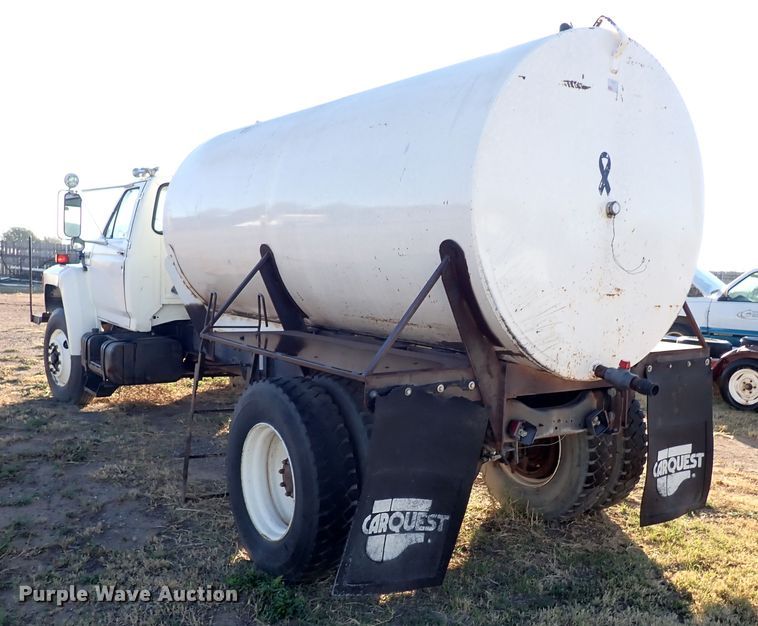 image for item DL6139 1994 Ford F800  water truck