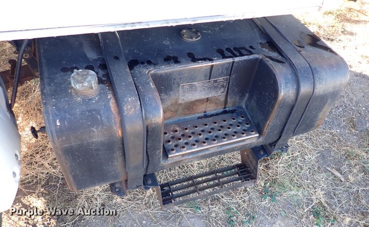 image for item DL6139 1994 Ford F800  water truck