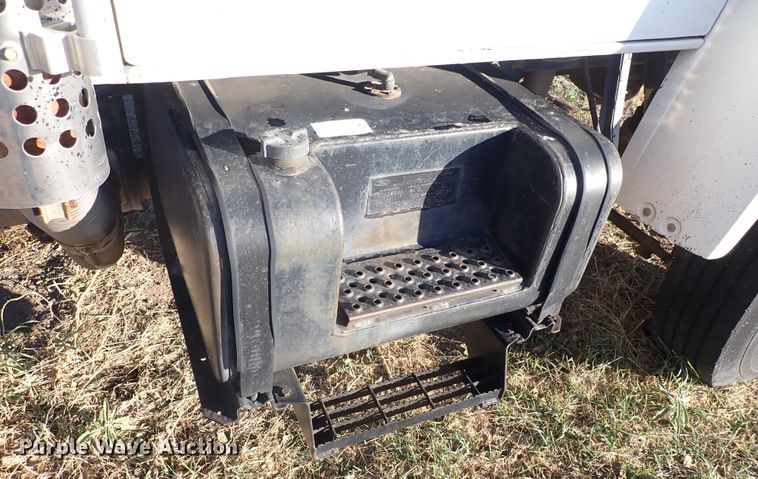 image for item DL6139 1994 Ford F800  water truck