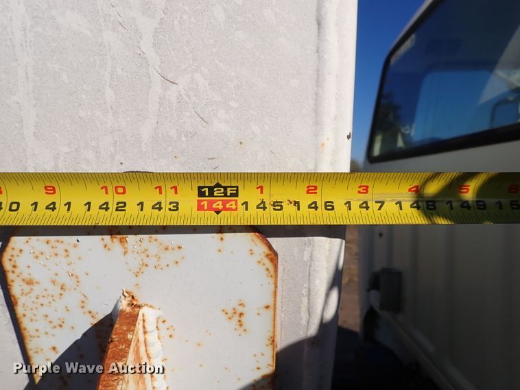 image for item DL6139 1994 Ford F800  water truck