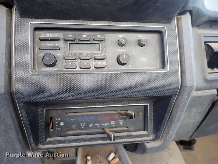 image for item DL6139 1994 Ford F800  water truck