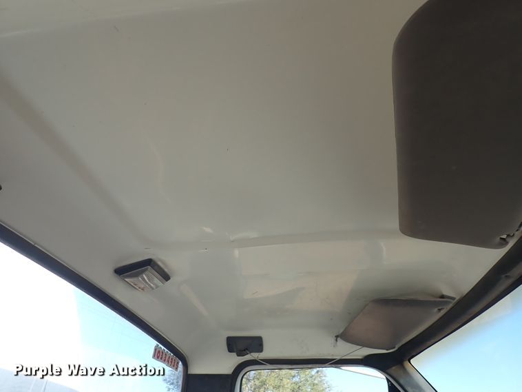 image for item DL6139 1994 Ford F800  water truck